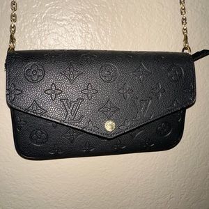 Free shipping!!! Wallet size handbag not original
